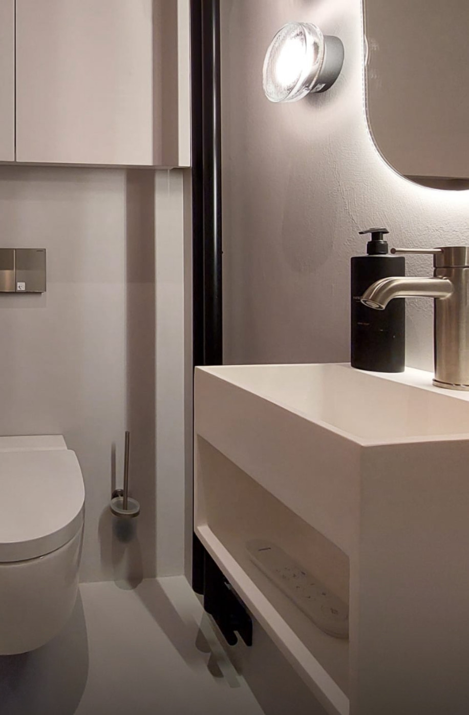 Fugenloses Bad in Wien, gestaltet von Marie Interior, Interiordesign in Baden bei Wien